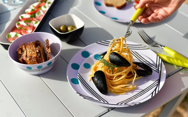 Berger Dots Melamin Geschirr-Set 16-tlg. Grün 6 Berger Dots Melamin Geschirr-Set 16-tlg. Grün – Bild 6