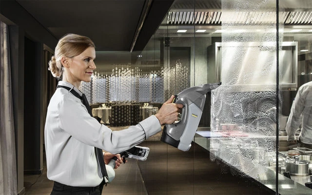 Kärcher WVP 10 ADV EU Fenstersauger Set Inkl. Reinigungszubehör Und Ladegerät (mit 2x Akku) 5 Kärcher WVP 10 ADV EU Fenstersauger Set Inkl. Reinigungszubehör Und Ladegerät (mit 2x Akku) – Bild 5