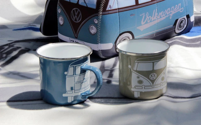 VW Collection T1 Bus Emaille Tassen Set 2 Stück 350 Ml Grün / Rosa 2 VW Collection T1 Bus Emaille Tassen Set 2 Stück 350 Ml Grün / Rosa – Bild 2